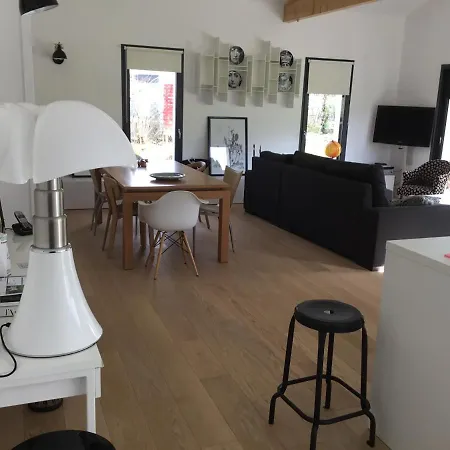 Couette-café Maison Fleurie *