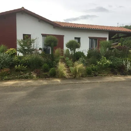 Maison Fleurie 3* Uhart-Cize
