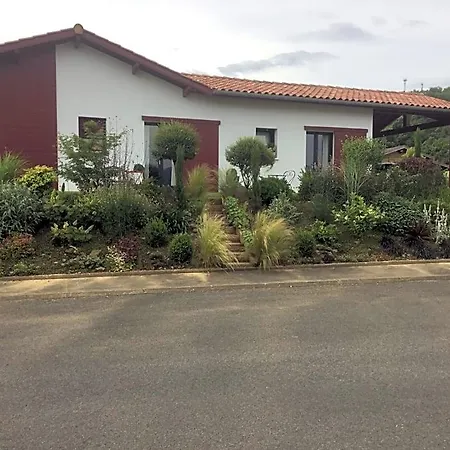 Maison Fleurie 3* Uhart-Cize