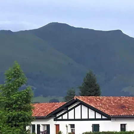 Maison Fleurie Uhart-Cize