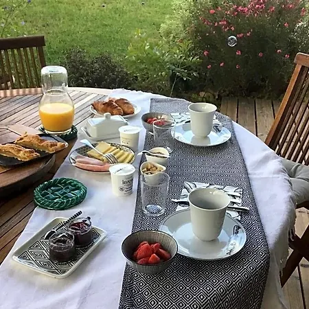 Maison Fleurie Bed & Breakfast
