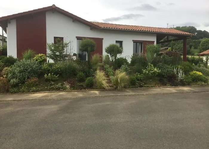 Maison Fleurie 3* Uhart-Cize